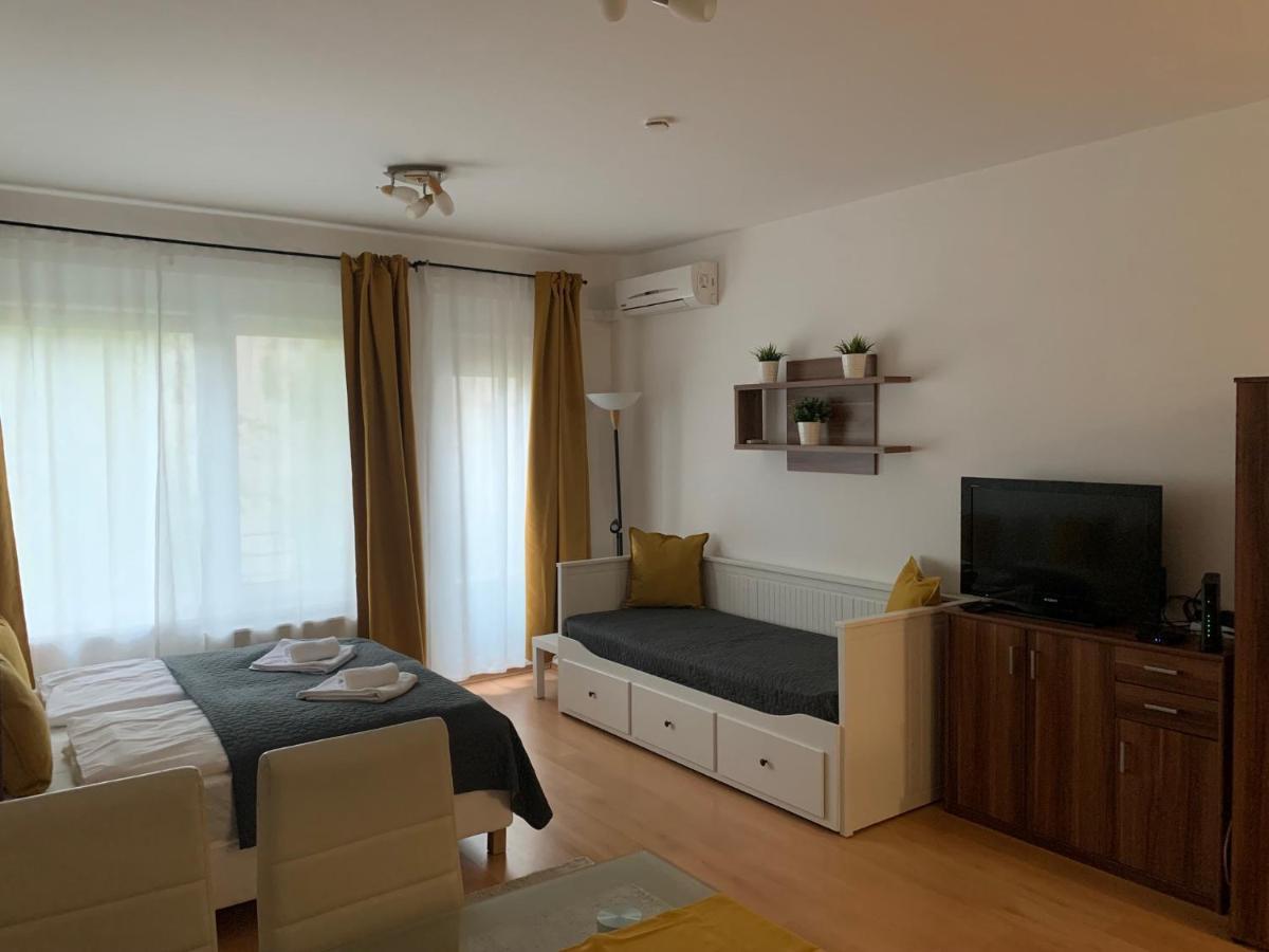 Corvin Fontana Apartment Boedapest Buitenkant foto
