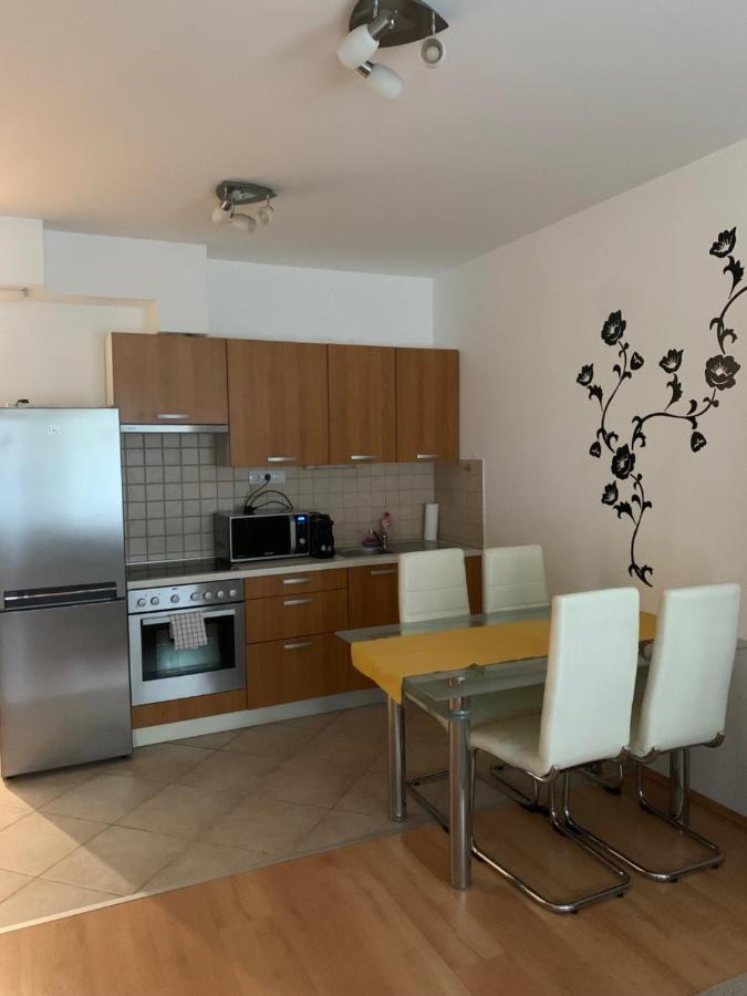 Corvin Fontana Apartment Boedapest Buitenkant foto